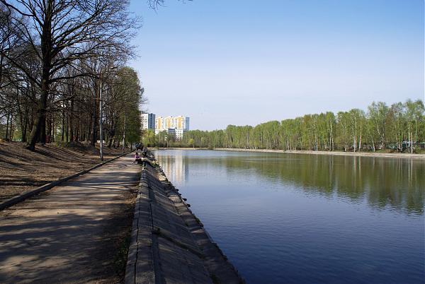 Пруд рядом с МГСУ